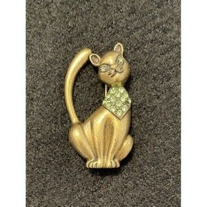 Cat Pin Brooch Gold Tone GREEN Rhinestone Eyes ~ 1-3/4" (L)& 1"(W)